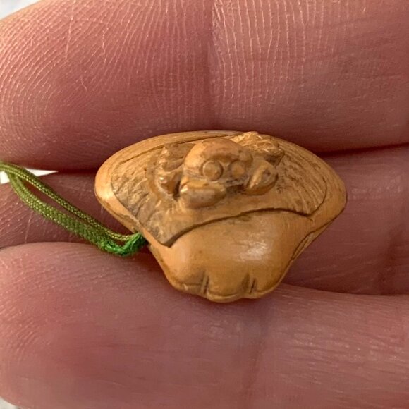 5pc Vtg Japanese Charms in a Box - Picture 6 of 11